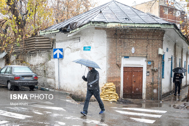 بارش برف و باران در بیشتر مناطق کشور/ دمای تهران زیر صفر می رود