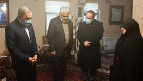 ابلاغ مراتب همدردی مقام معظم رهبری به خانواده شهید فخری‌زاده‌ توسط ولایتی