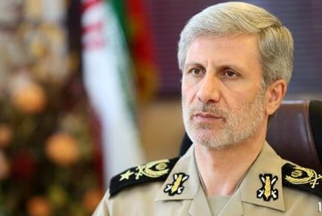 پیام تسلیت وزیر دفاع در پی شهادت سردار محمودآبادی