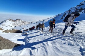 نجات ۱۰ کوهنورد گم شده در ارتفاعات شاه جهان اسفراین
