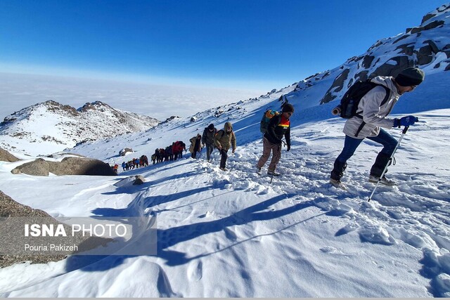 نجات ۱۰ کوهنورد گم شده در ارتفاعات شاه جهان اسفراین