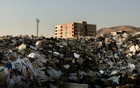 منطقه باغستان استان البرز ـ «جامانده»
در اطراف مجمتمع‌های مسکونی و اداری، تپه هایی مملو از نخاله‌های ساختمانی و پسماند شهری به چشم میخورد که علاوه بر آلودگی محیط زیست و آسیب به سفره‌های آب زیر زمینی، باعث آلودگی بصری نیز می‌شود
