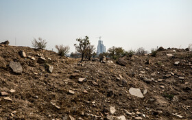 منطقه باغستان استان قزوین ـ «جامانده»
در مرحله ساخت بنا و همچنین بعد از تخریب بناها ضایعات فراوانی ایجاد می‌شود که به علت عدم مدیریت، جریانی از نخاله‌ها به سمت محل دفن نخاله سرازیر شده و باعث از بین رفتن محیط زیست آن منطقه و تنوع زیستی آن می‌شود. در حالی که بسیاری از نخاله‌های ساختمانی قابل بازیافتند و امکان استفاده مجدد از این منابع وجود دارد.