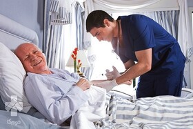 خدمات پرستاری سالمند در منزل+ هزینه ها
