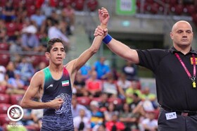 ۳ شکست کشتی‌گیران ایران مقابل روسیه در جام جهانی/ عموزاد هم به فینال نرسید