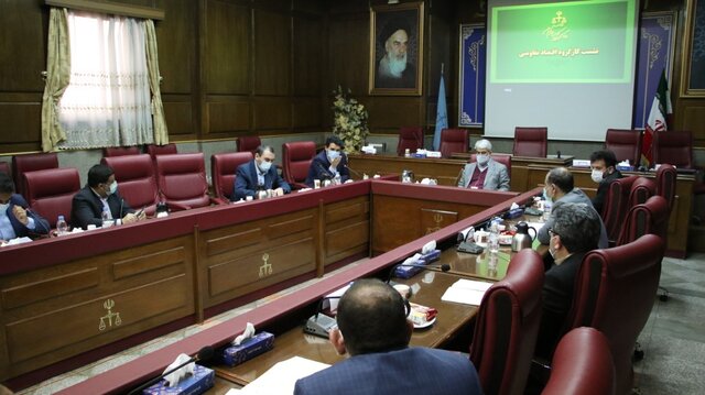 باید تلاش کنیم کارخانه‌ها تعطیل نشود و رونق در صنایع تولیدی برقرار باشد