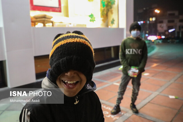 عکس تزئینی است "نرو سمیه" و والدین ناآگاهی که از دابسمش کودکانشان فیلم گرفتند