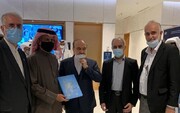 اهدای کتاب میزبانی ایران در جام ملت‌ها به رییس AFC در حضور وزیر ورزش