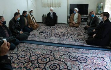 دیدار نماینده ولی فقیه در کردستان با خانواده شهید «ماموستا زین‌الدین فخری» 