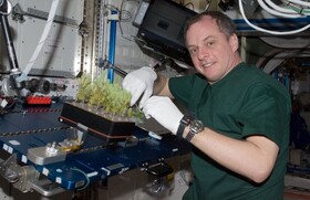 انجام برخی آزمایشات درون ایستگاه فضایی بین المللی