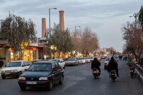 پامنار یا مناره های زوجی سردر مدرسه غیاثیه در محله آذر قم یکی دیگر از بافت های تاریخی این محله است که از آن مدرسه تنها همین مناره ها باقی مانده است.