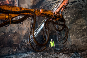 بازدید رئیس سازمان برنامه و بودجه و رئیس بنیاد مستضعفان از فاز دوم آزادراه تهران - شمال