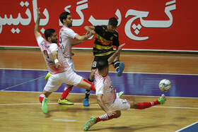 دیدار تیم‌های فوتسال گیتی پسند اصفهان و کراپ الوند قزوین
