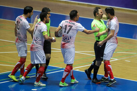 دیدار تیم‌های فوتسال گیتی پسند اصفهان و کراپ الوند قزوین