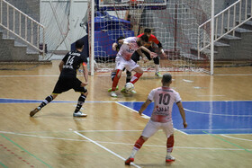 دیدار تیم‌های فوتسال گیتی پسند اصفهان و کراپ الوند قزوین