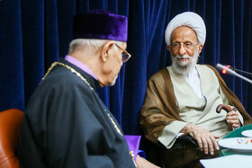 دیدار اسقف اعظم سیبوه سرکیسیان خلیفه ارامنه تهران و شمال با آیت الله مصباح یزدی - ۹ اردیبهشت ۱۳۹۵