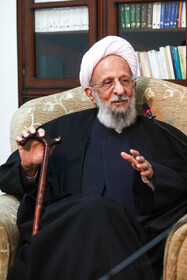 گفتگوی رسانه ای آیت الله مصباح یزدی - ۲۸ آذر ۱۳۹۰