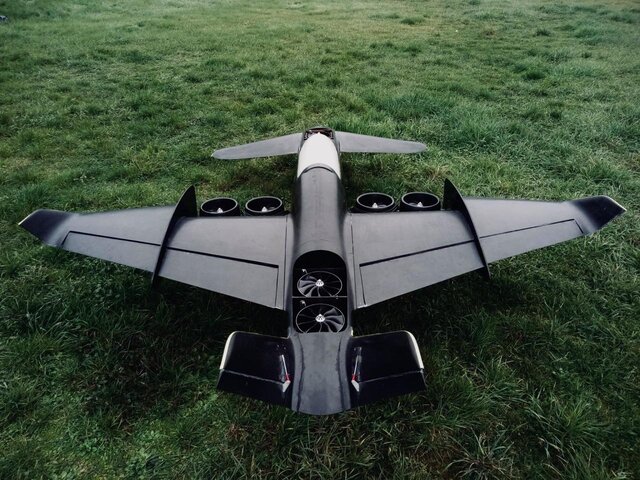 نخستین پرواز آزمایشی هوابرد هیبریدی عمودپرواز "مانتا" 2