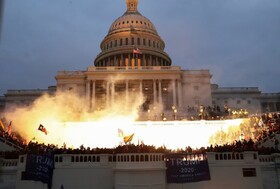 سی‌ان‌ان: آمریکا حالا تمثیلی از "مرگ دموکراسی" است