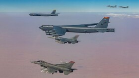 گشت‌زنی بمب‌افکن‌های آمریکایی با همراهی جنگنده‌های رژیم صهیونیستی، قطر و عربستان