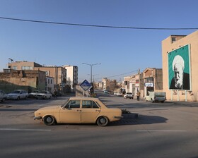 جولان نام محله‌ای است در همدان که در قدیم بافندگان در این مکان خانه داشتند.