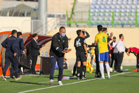 دیدار تیم‌های فوتبال نساجی مازندران و نفت آبادان