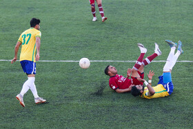 دیدار تیم‌های فوتبال نساجی مازندران و نفت آبادان