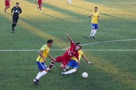 دیدار تیم‌های فوتبال نساجی مازندران و نفت آبادان