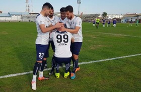 هوادار صدرنشین لیگ یک فوتبال ایران شد