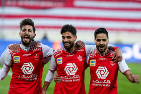 دیدار تیم‌های فوتبال پرسپولیس و فولاد