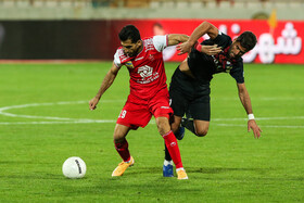 دیدار تیم‌های فوتبال پرسپولیس و فولاد