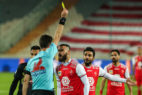 دیدار تیم‌های فوتبال پرسپولیس و فولاد