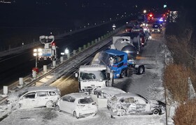 بارش برف سنگین و تصادف زنجیره ای ۱۳۰ خودرو در ژاپن