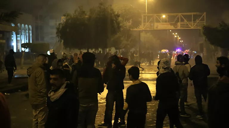 التهاب در طرابلس لبنان برای سومین شب متوالی با ۲۲۶ زخمی/ هشدار نیروهای امنیتی به معترضان