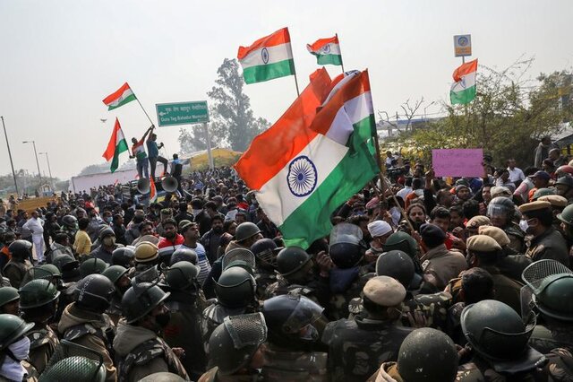 کشاورزان معترض هندی به اعتصاب غذا دست زدند