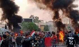 ادامه اعتراضات در استان واسط عراق و کشته شدن یک معترض /۱۵۰ نیروی امنیتی زخمی شدند