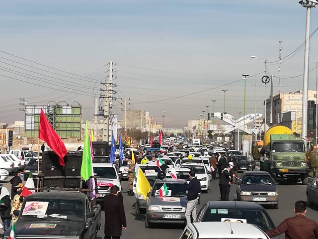 خیابان انقلاب و ترافیک حضور عاشقان انقلاب در ورامین