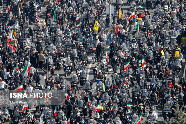 ۹:۳۰ شروع مراسم/مسیرهای دوازده‌گانه راهپیمایی/ در شهرهای قرمز، راهپیمایی خودرویی و موتوری 