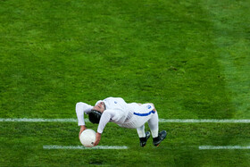 بازیکن پیکان: داور با صدا خطا می‌گرفت