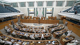 امیر کویت جلسات پارلمان را به مدت یک ماه تعلیق کرد