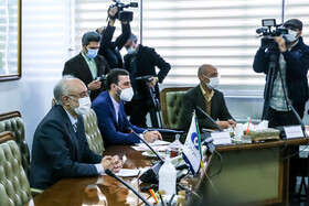 علی اکبر صالحی، رییس سازمان انرژی اتمی ایران و کاظم غریب آبادی، نماینده ایران در آژانس بینالمللی انرژی اتمی