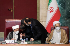 آیتالله موحدی کرمانی وآیت الله احمد جنتی در هشتمین اجلاسیه رسمی پنجمین دوره مجلس خبرگان رهبری