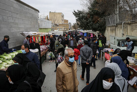 علی رغم هشدارها، اما همچنان در جمعه بازار‌های هفتگی همدان شیوه نامه‌های بهداشتی رعایت نمی‌شود.
