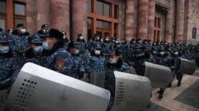فعالان اپوزیسیون ارمنستان دومین شب را مقابل پارلمان سپری کردند