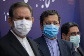 دکتر عبدالناصر همتی، رئیس کل بانک مرکزی در آیین تجلیل از عملکرد شبکه بانکی کشور در طرح ویژه بهسازی و بازسازی مناطق سانحه دیده