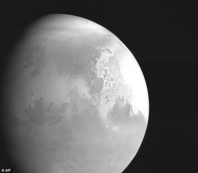 کاوشگر "تیان‌ون-۱" تصاویر جدیدی از سطح مریخ منتشر کرد