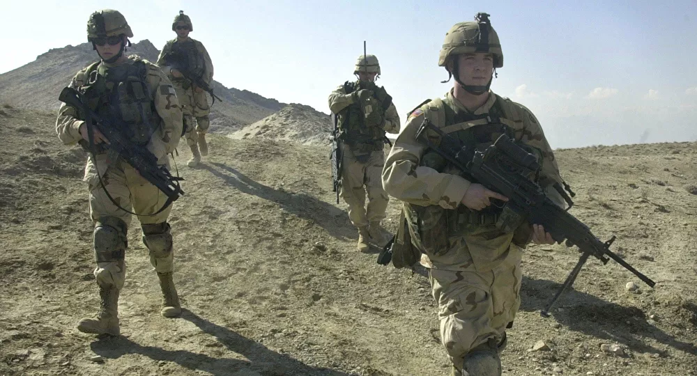 دموکرات ارشد سنا: بایدن باید در خروج سربازان از افغانستان تجدیدنظر کند