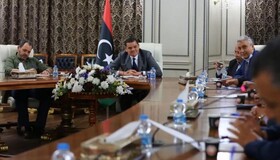 نشست کابینه لیبی به جای بنغازی در طرابلس برگزار شد/ حفتر برای سفر الدبیبه به بنغازی شرط گذاشت