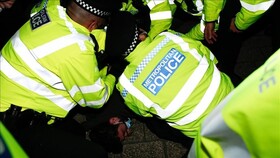 دولت انگلیس خشونت پلیس را بررسی می‌کند