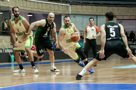 دیدار تیم های بسکتبال نفت آبادان و ذوب آهن اصفهان